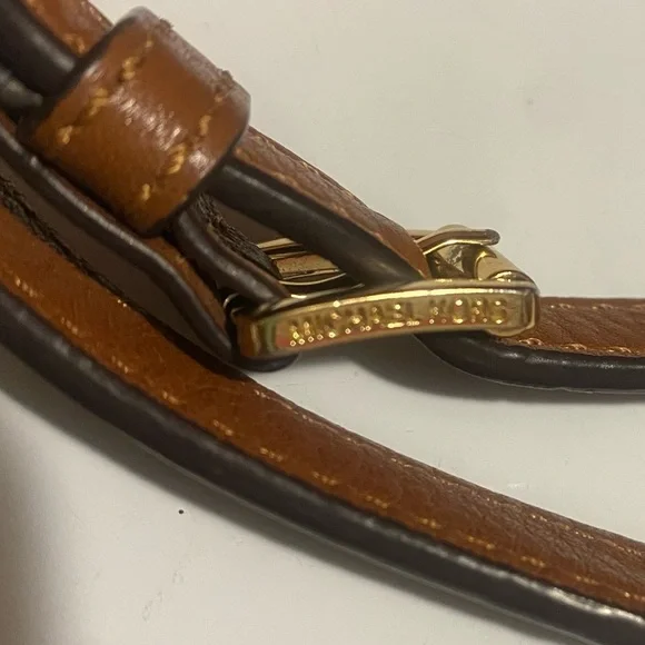 Michael Kors Charlton Crossbody - Picture 10 of 16